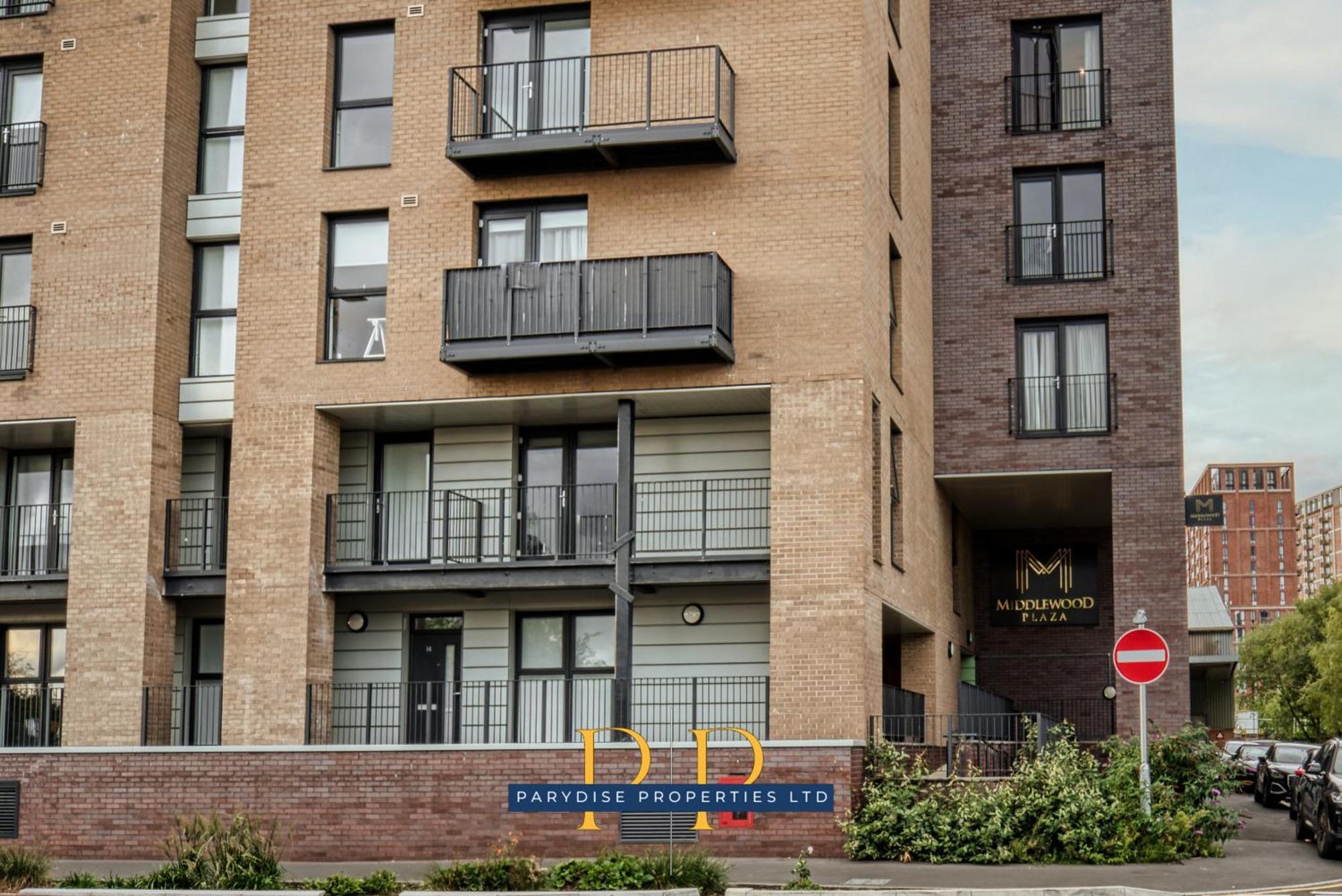 The Middlewood Plaza Suite - By Parydise Properties - Business Or Leisure Stays, Central Location, Sleeps 4, Salford Manchester Extérieur photo